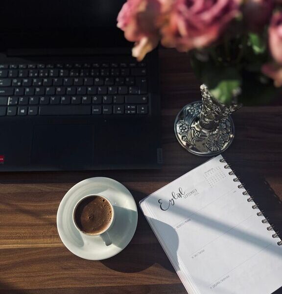 Simple Routines to Start and End Your Workday with Ease