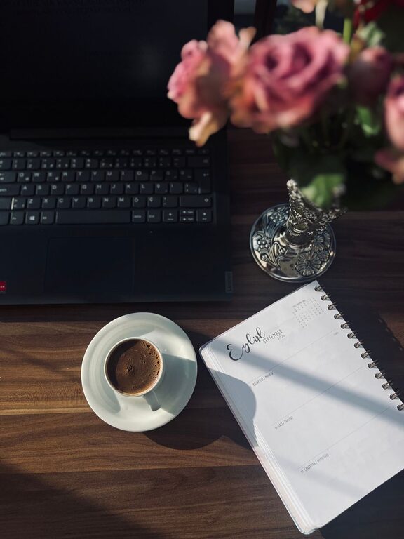 Simple Routines to Start and End Your Workday with Ease